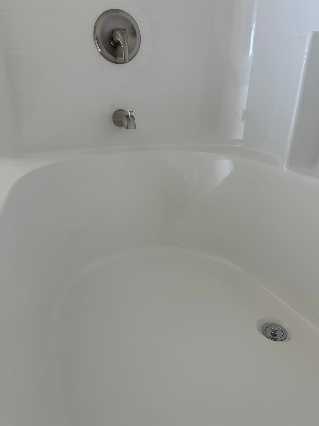 Panama interior and bathroom home features