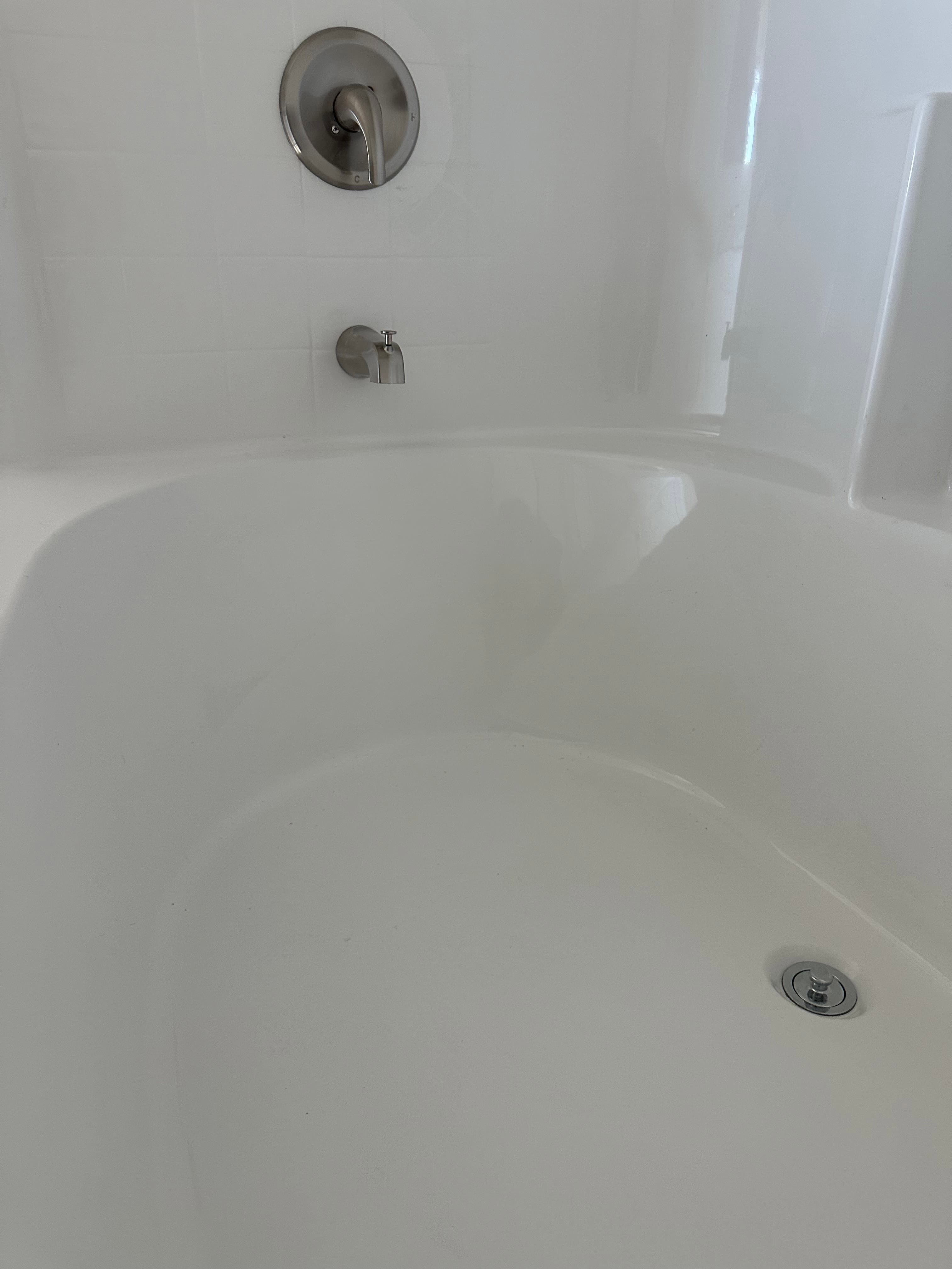 Panama interior and bathroom home features