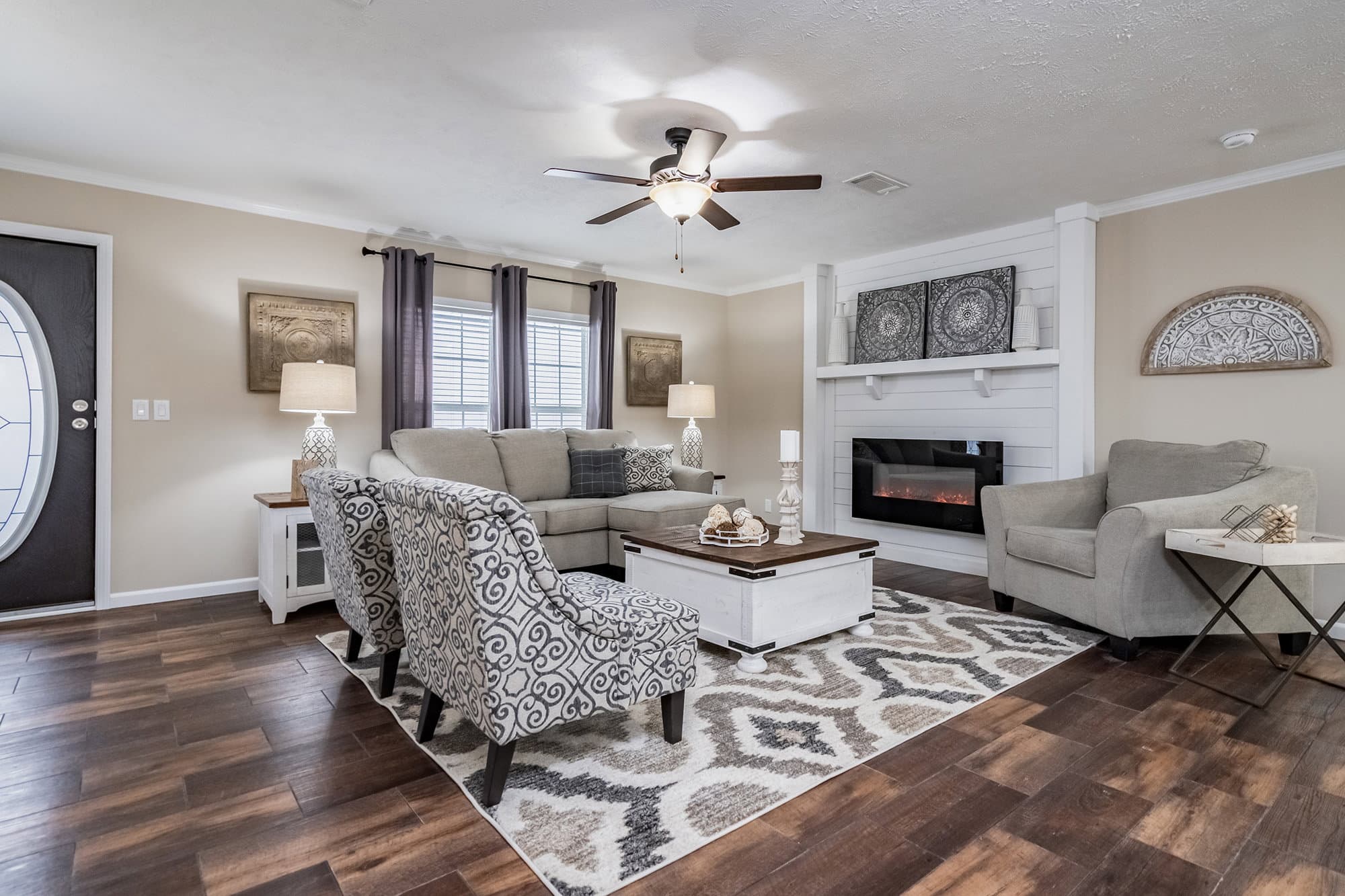 Tiger cat interior home features