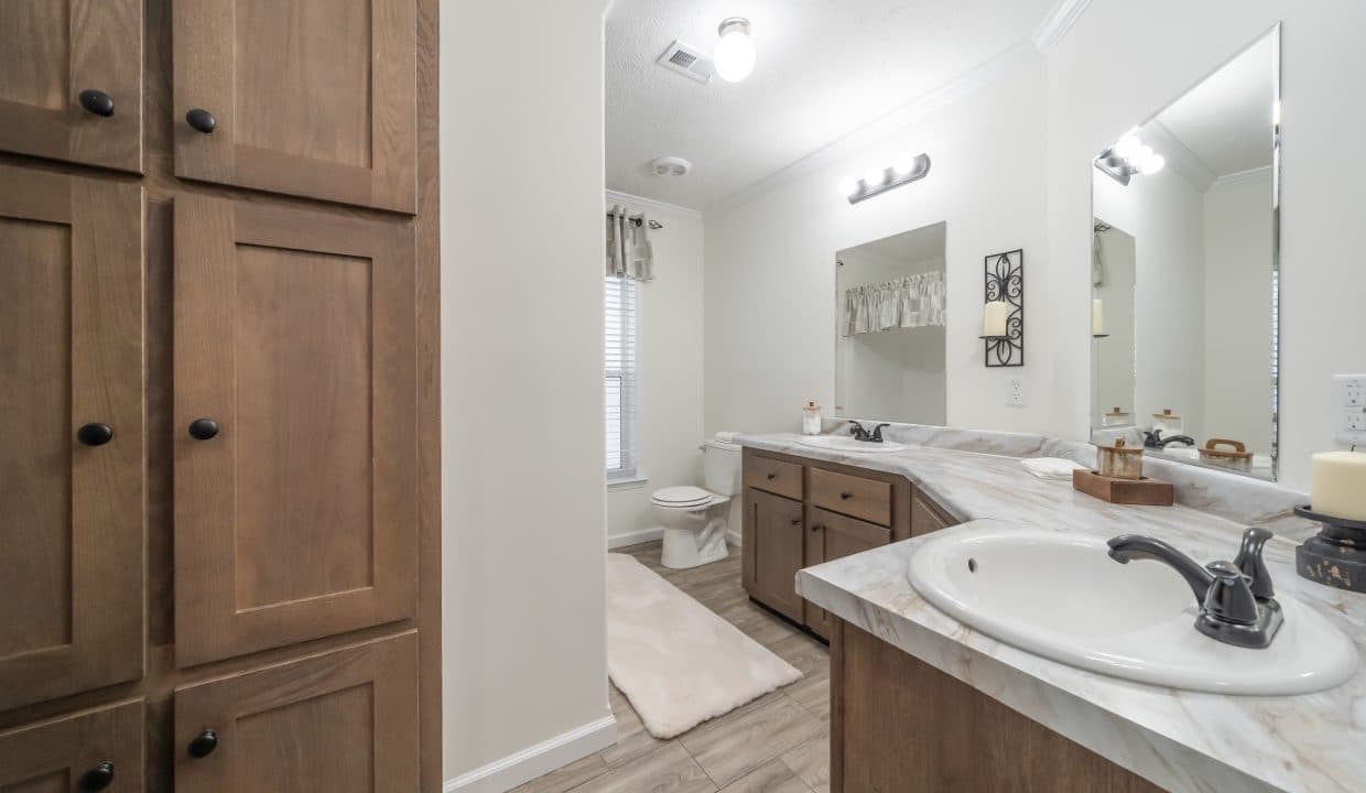 The fargo bathroom home features