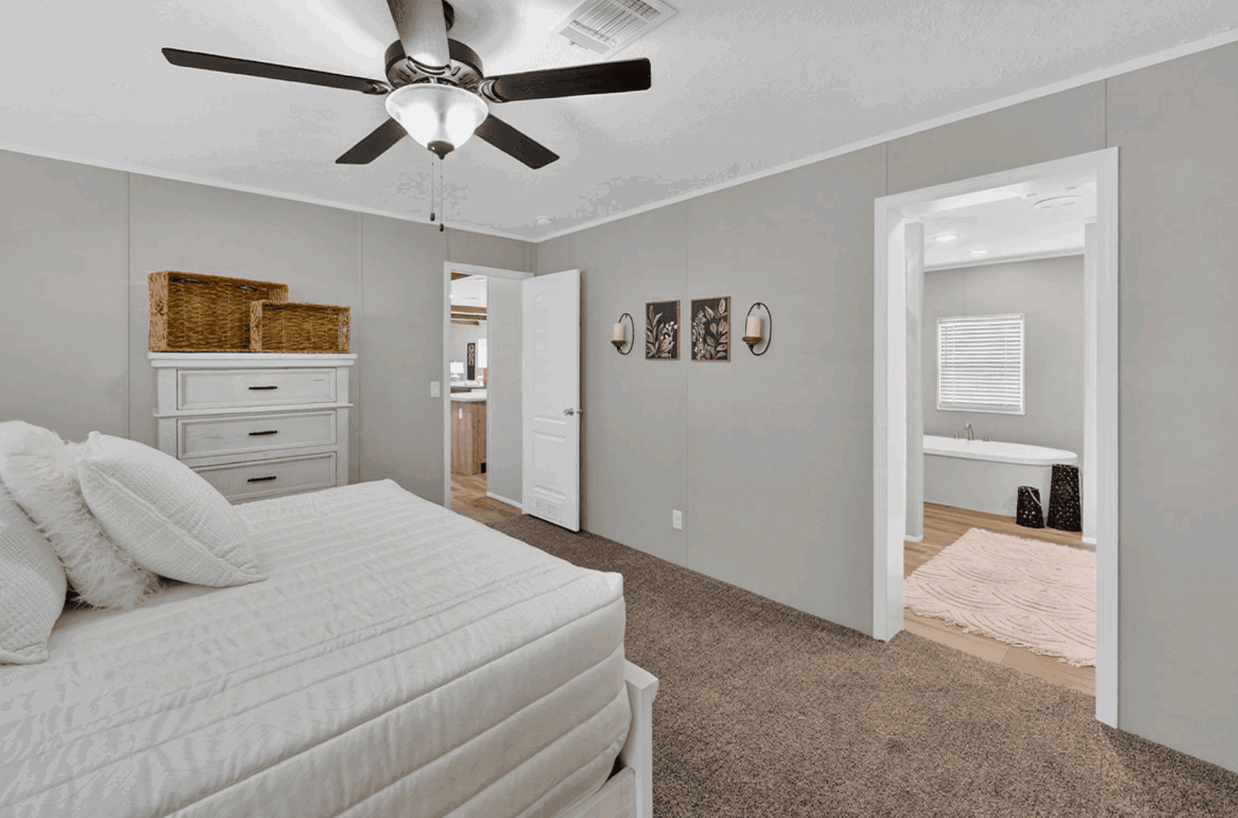 Marlin bedroom home features