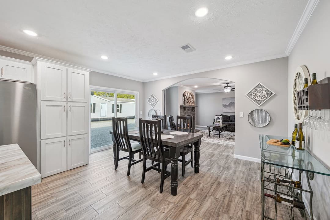 Stagecoach interior home features