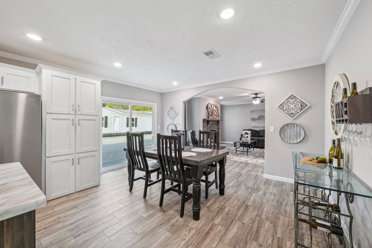 Stagecoach interior home features