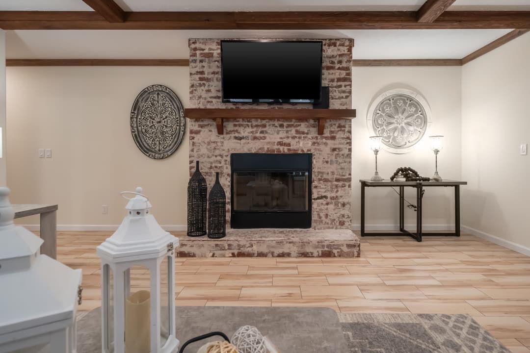 Colt 45 interior home features