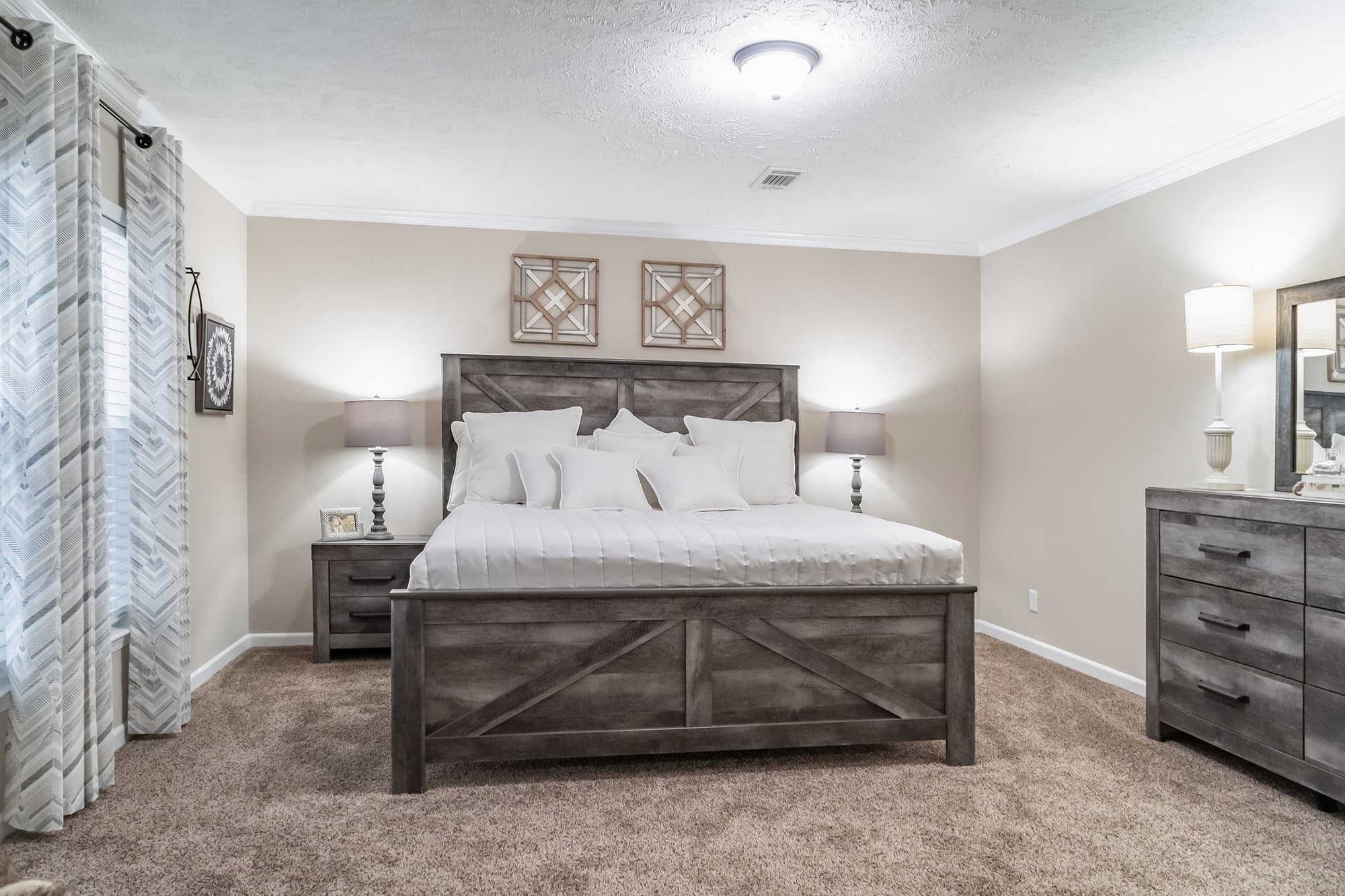 Tiger cat bedroom home features