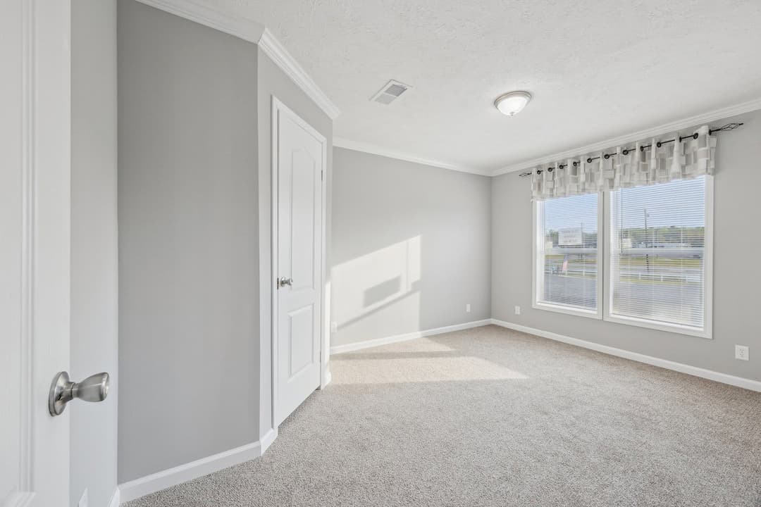 Stagecoach bedroom home features