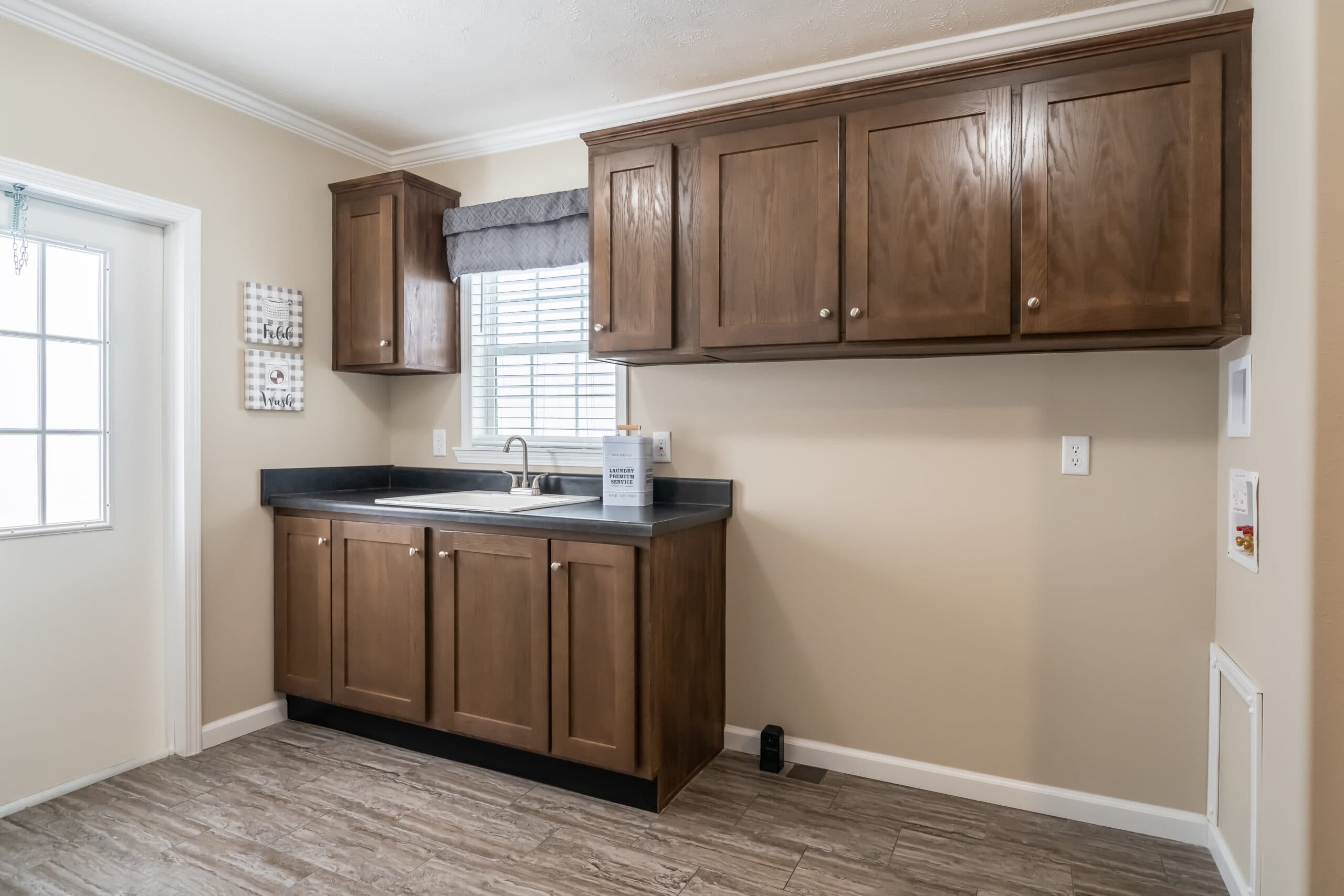 The howitzer interior home features