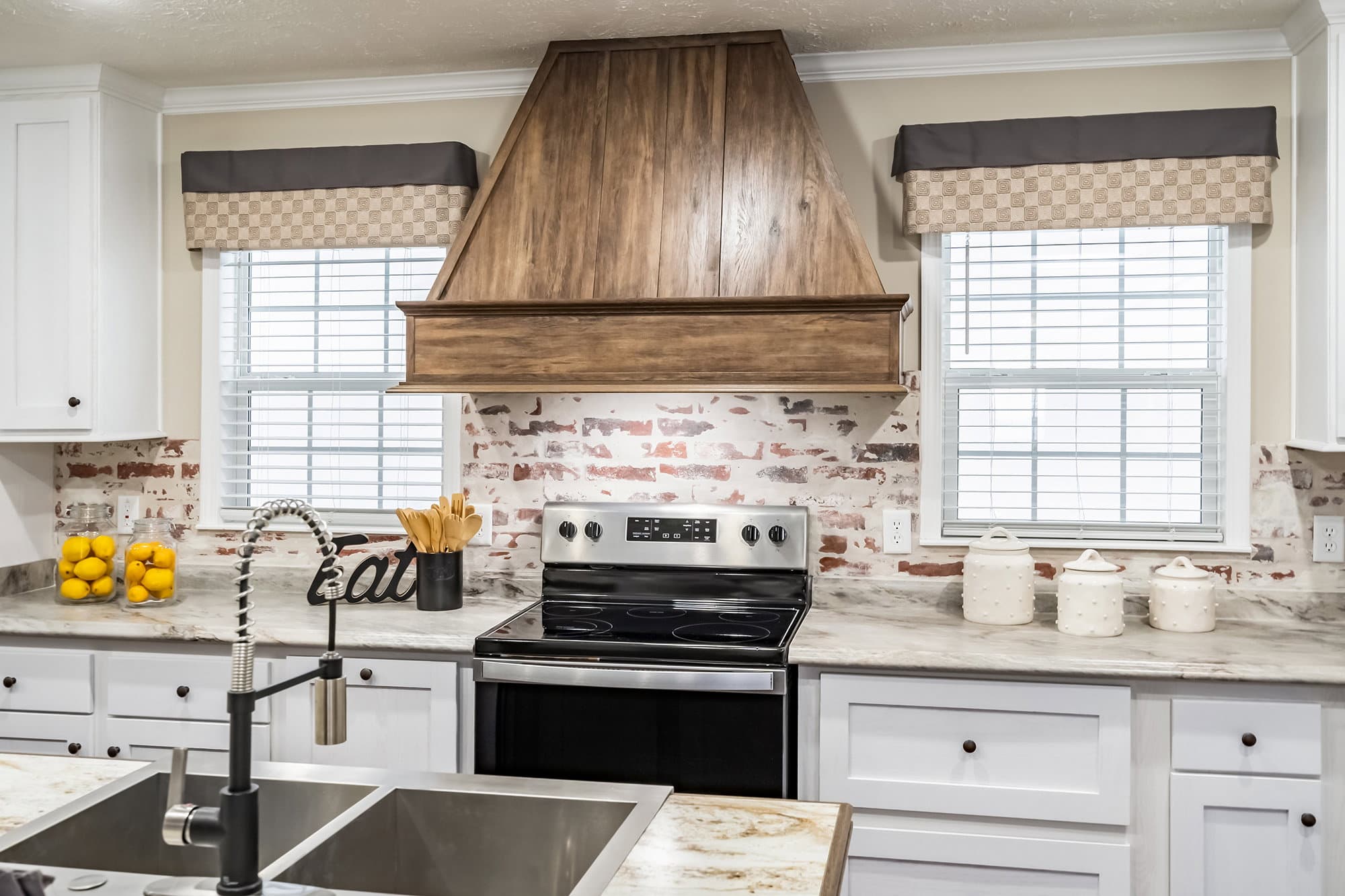 Tiger cat kitchen home features